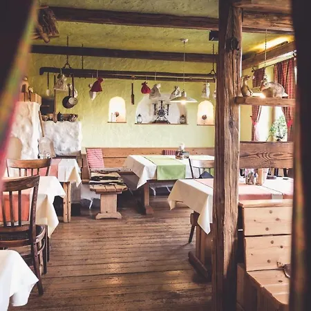 A Restaurace U Johana Penzion 3*